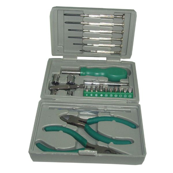 GST GST104 konvencionalna centrala za dojavu požara, 4 zone, do 128 uređaja (60 detektora), 4 izlaza (2 x sirena, Fire, Fault), AC napajanje i punjač baterija (baterije se naručuju posebno), LPCB EN54 sertifikat